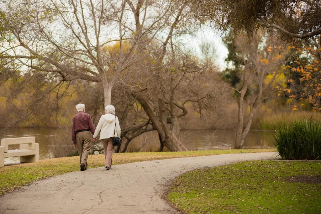 Prevención de caídas en adultos mayores: un    paso clave para su bienestar y autonomía