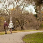Prevención de caídas en adultos mayores: un    paso clave para su bienestar y autonomía